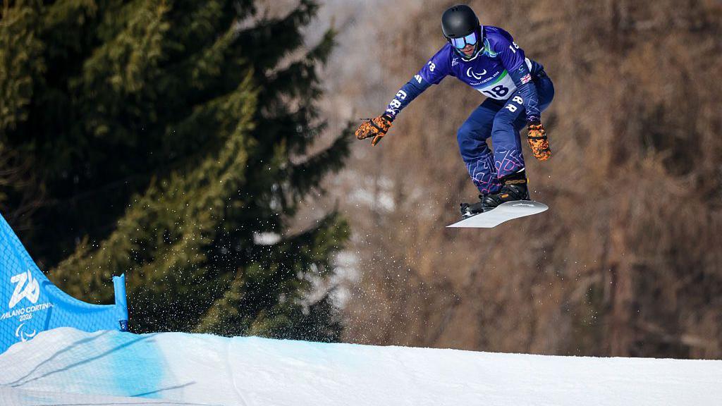 Davy Zyw v akci na zimní paralympiádě