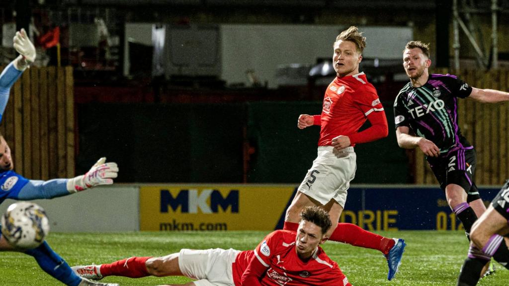 Nicky Devlin scores Aberdeen's second