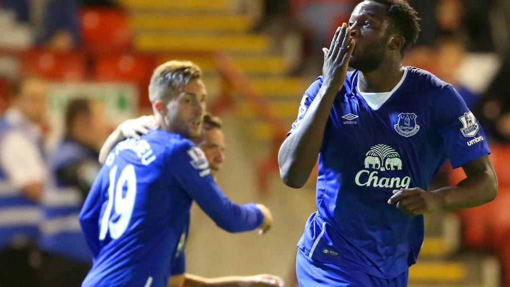 Romelu Lukaku celebrates