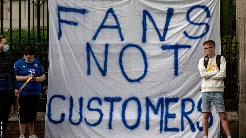 Chelsea fans protest against the European Super League