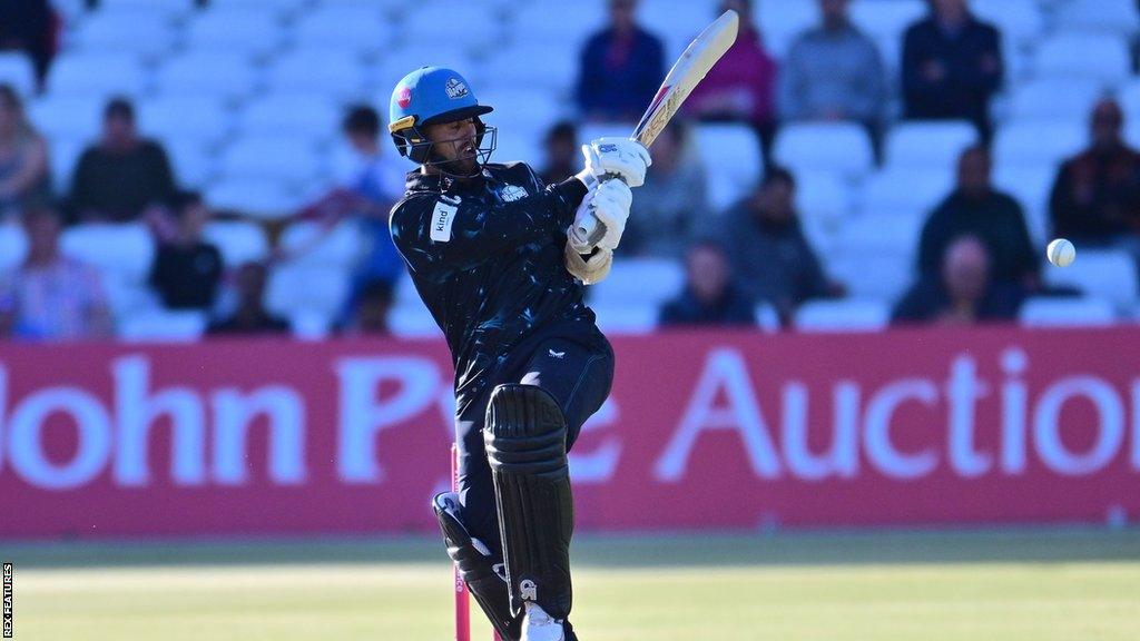 Brett D'Oliveira in action for Worcestershire Rapids