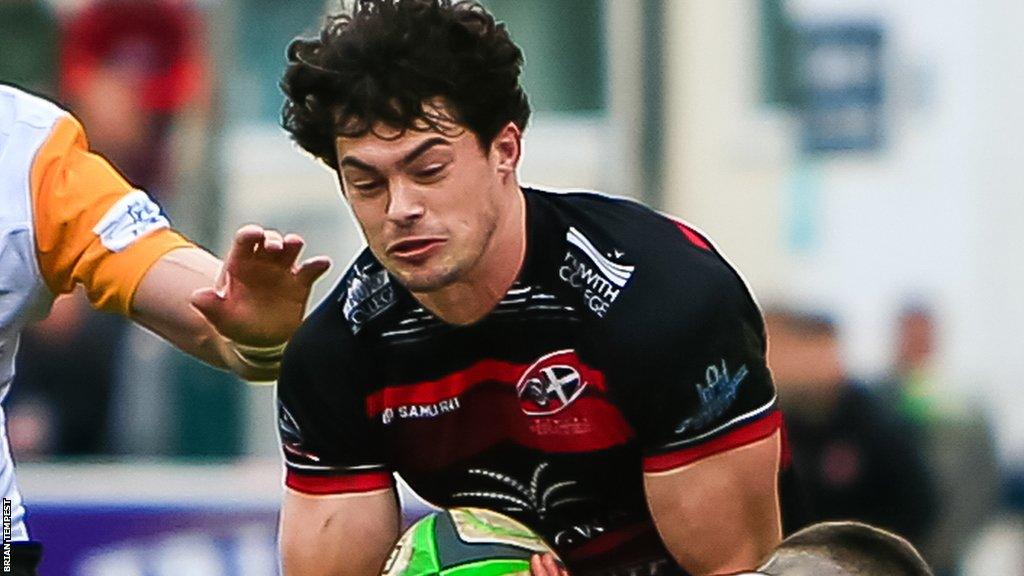 Robin Wedlake playing for Cornish Pirates