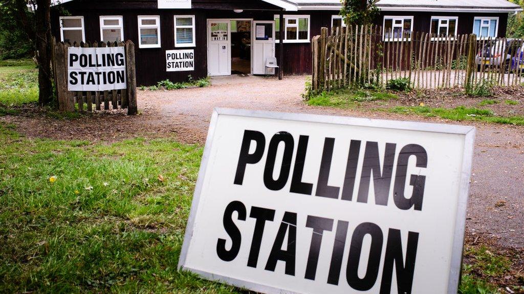 Polling-station.