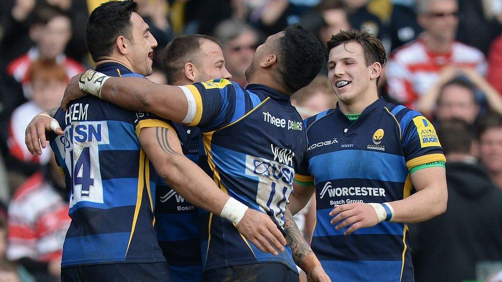 Worcester celebrate the second of Bryce Heem's two tries