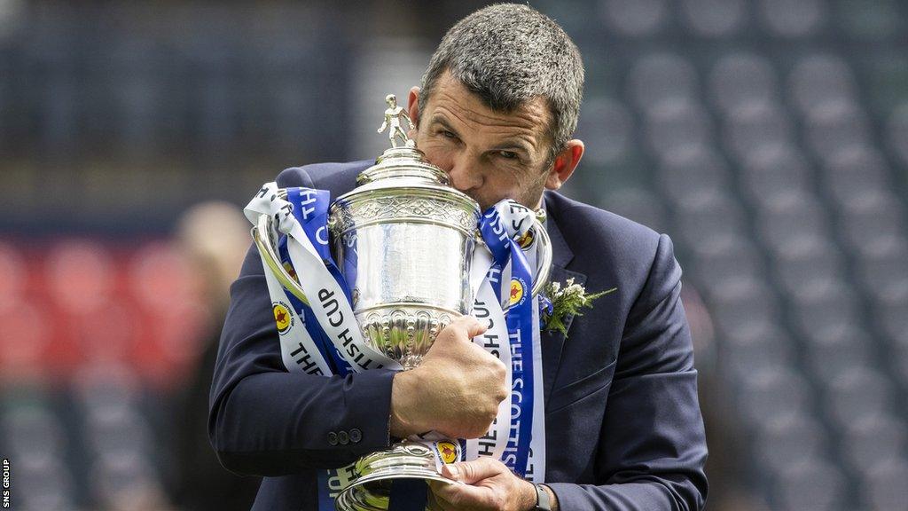 Callum Davidson with the Scottish Cup in May 2021