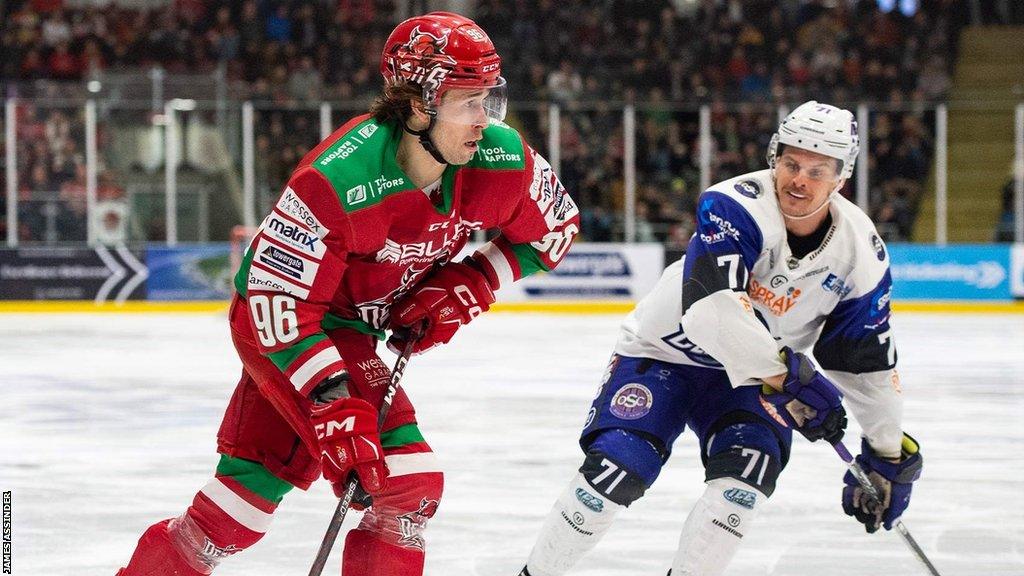 Cole Sanford in action against Glasgow Clan