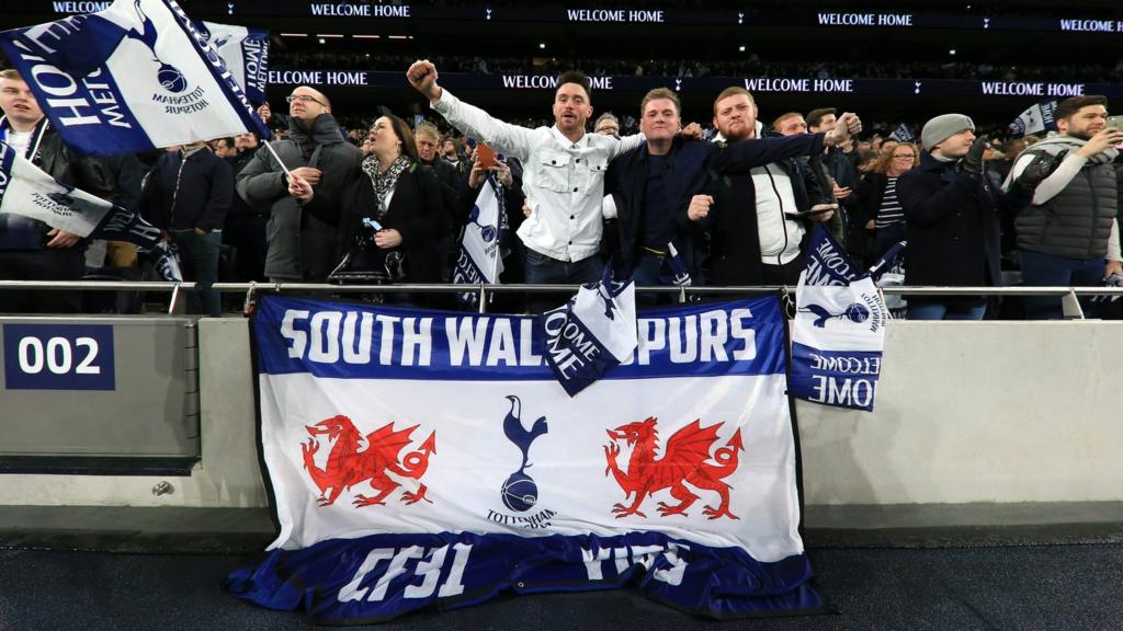 Spurs fans at Tottenham Hotspur Stadium