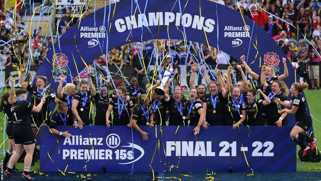 Saracens lift the 2022 Premier 15s title