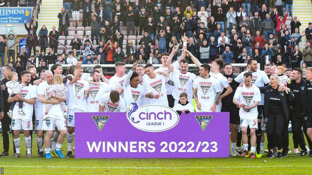 Dunfermline Athletic celebrate