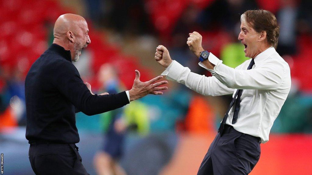 Gianluca Vialli and Roberto Mancini celebrating at Wembley