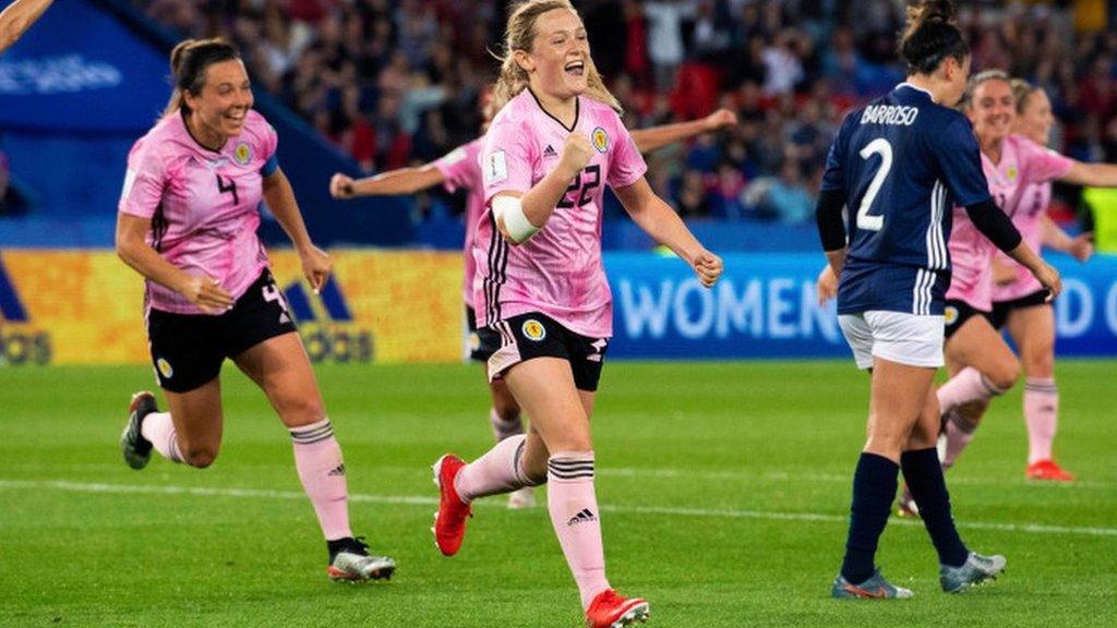 Erin Cuthbert celebrates after firing Scotland 3-0 up against Argentina