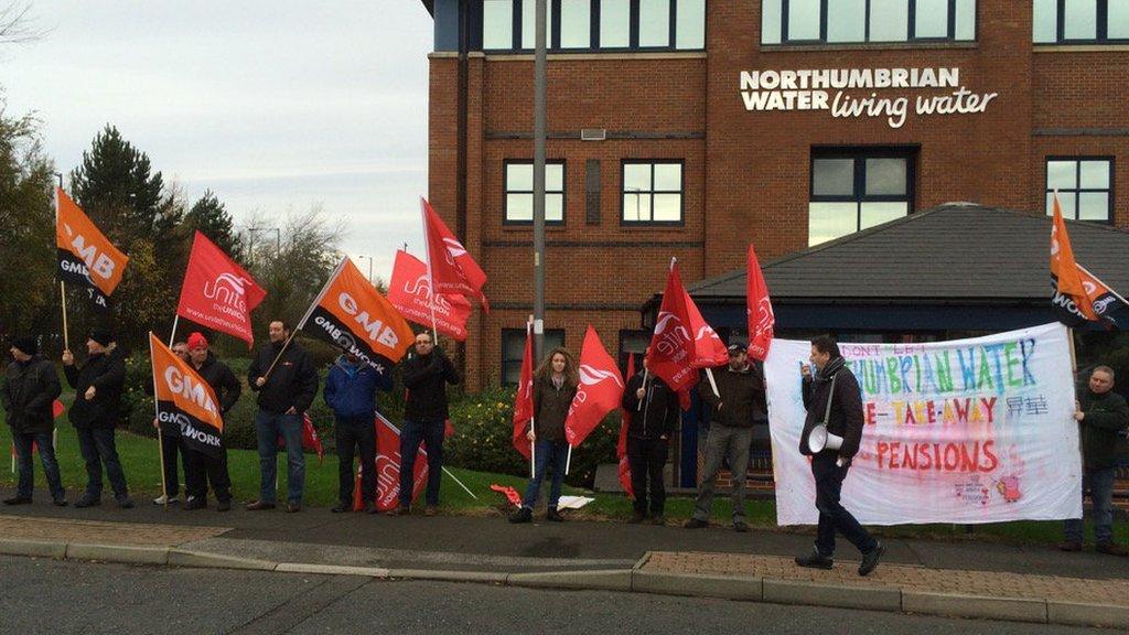 Water workers rally