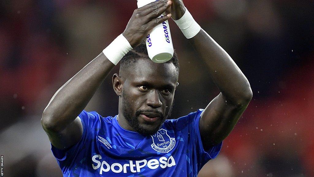 Oumar Niasse in action for Everton