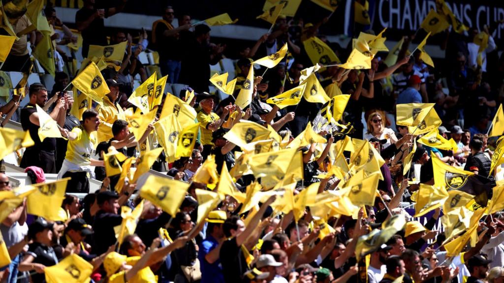 La Rochelle fans in Bordeaux