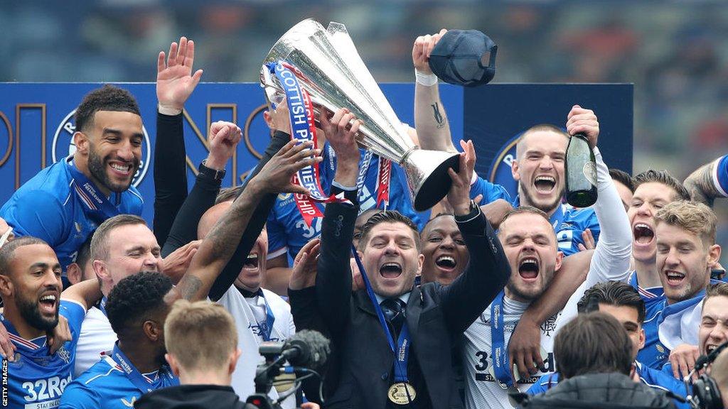 Steven Gerrard winning the Scottish Premiership in 2020-21