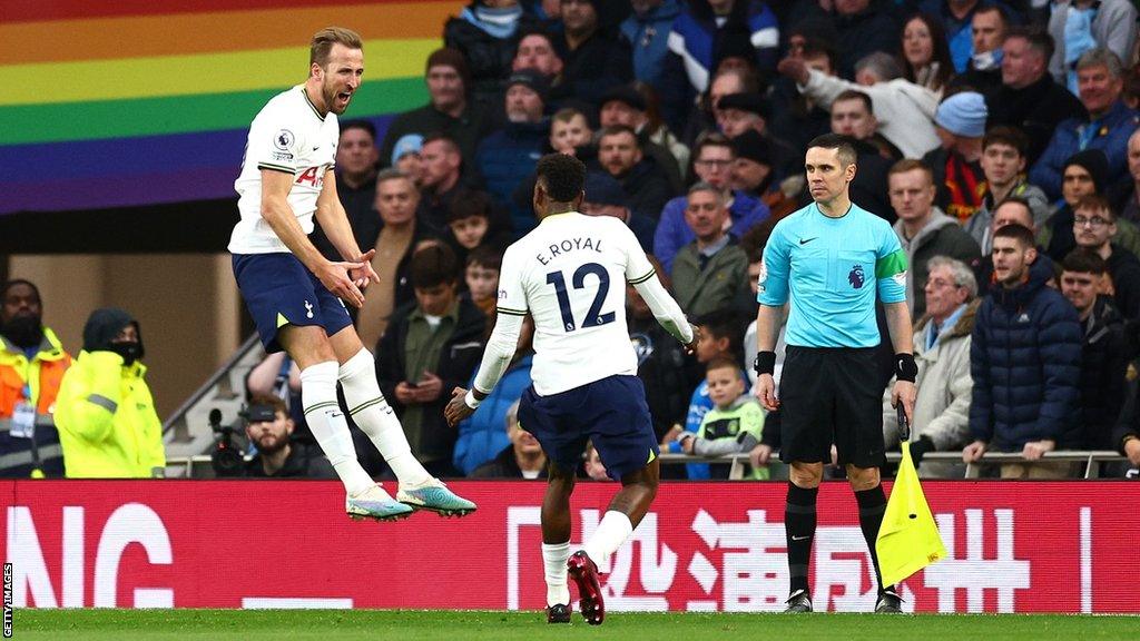 Harry Kane celebrates scoring for Tottenham against Manchester City