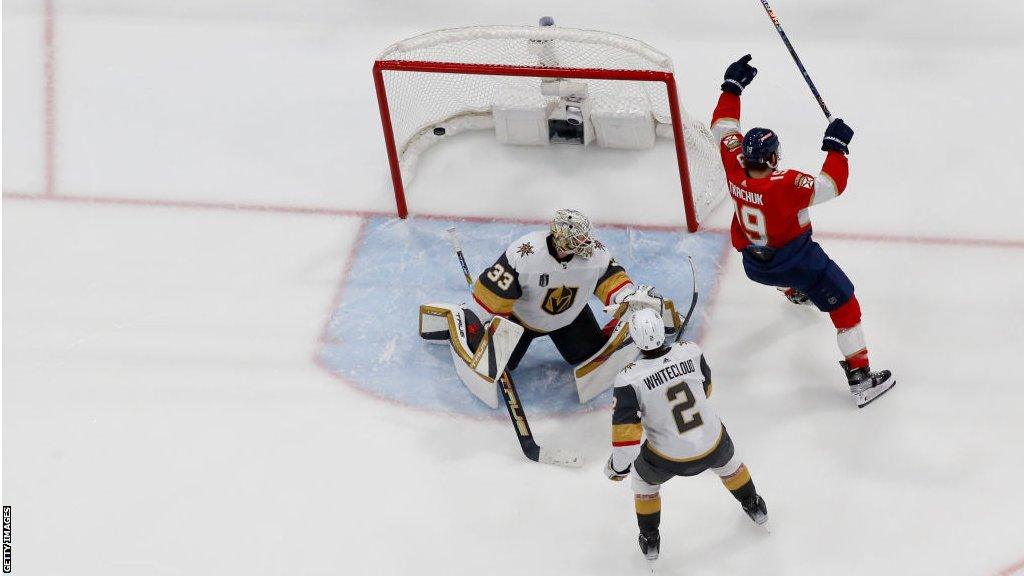 Carter Verhaeghe scores the winner for the Florida Panthers