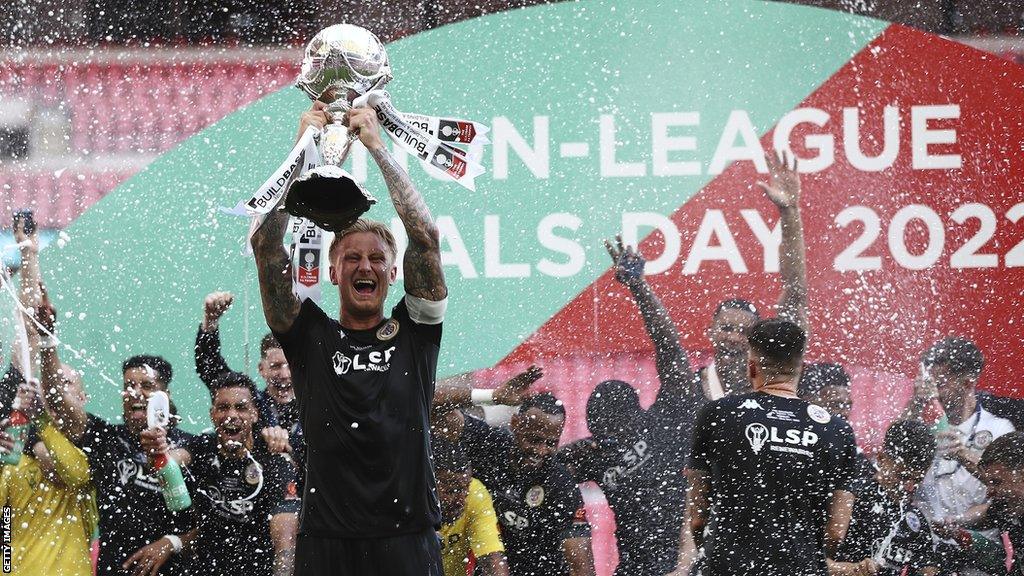 Bromley celebrate beating Wrexham in the 2022 FA Trophy final