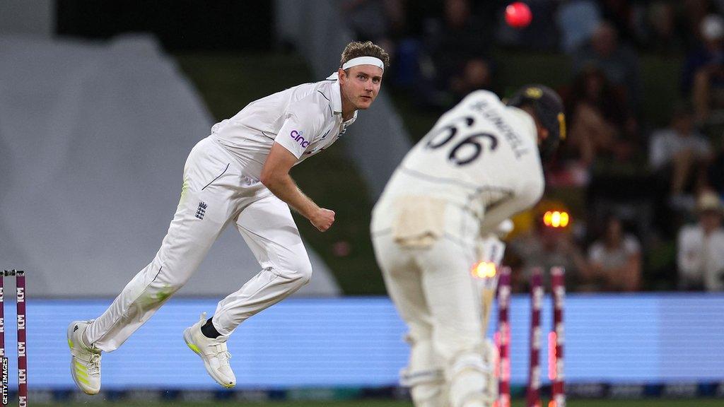 Stuart Broad bowls Tom Blundell in first test between New Zealand and England