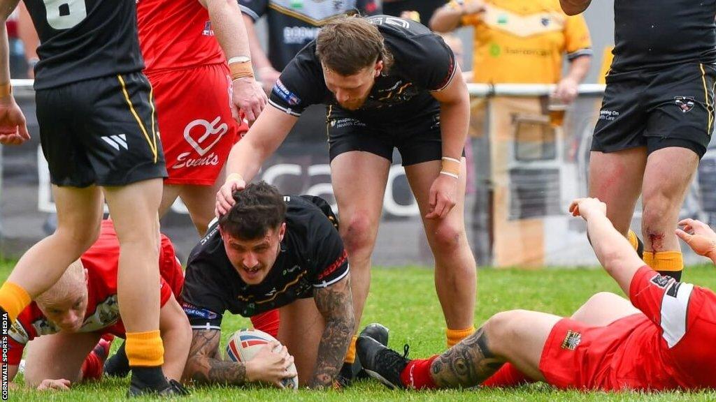 David Weetman scores a try for Cornwall