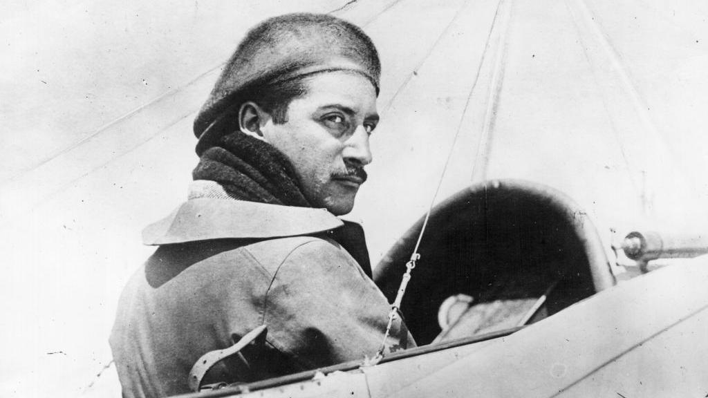 Roland Garros flying a plane