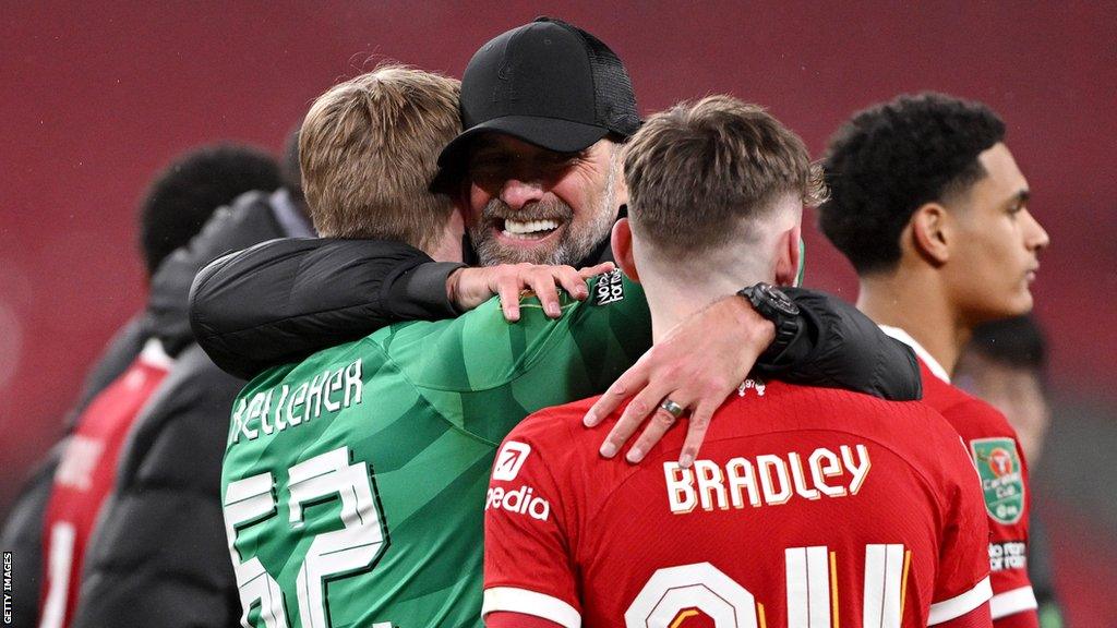 Jurgen Klopp, Caiomhin Kelleher and Conor Bradley