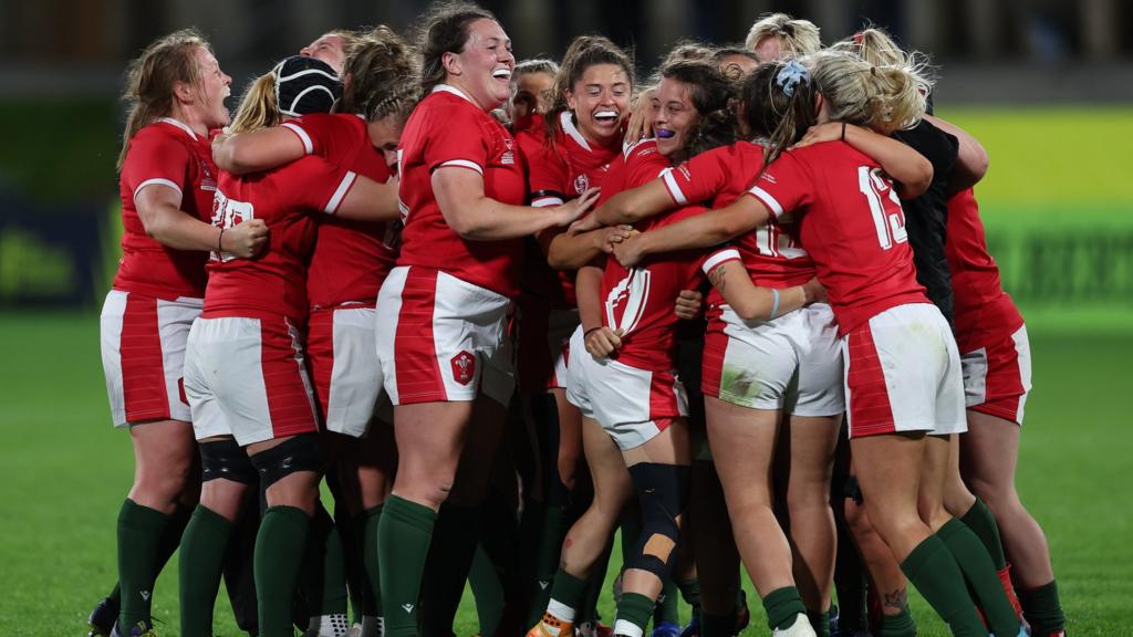Wales celebrate beating Scotland