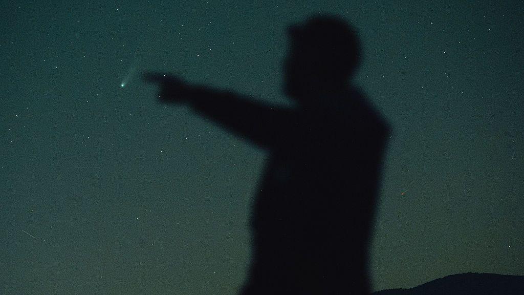 Stargazer watchs the Comet Lemmon 'C/2025 A6'