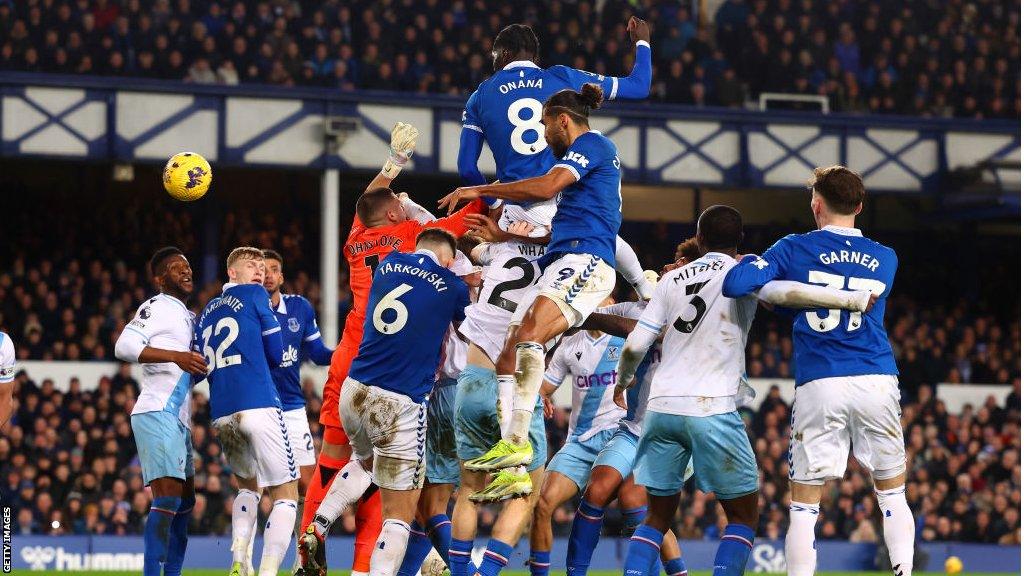 Amadou Onana scores for Everton