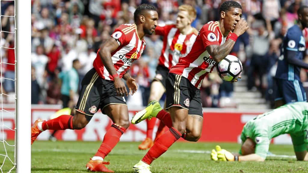 Van Aanholt celebrates