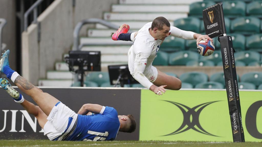 Jonny May scores