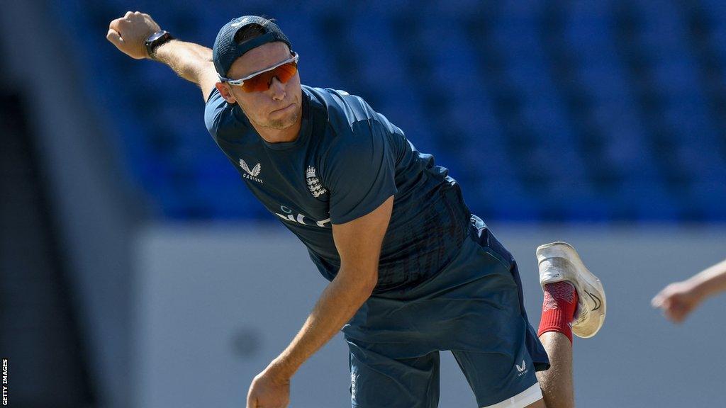 Tom Hartley warming up for England