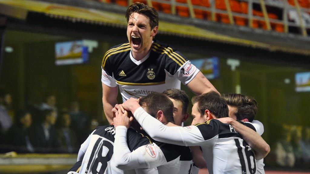 Aberdeen players celebrating