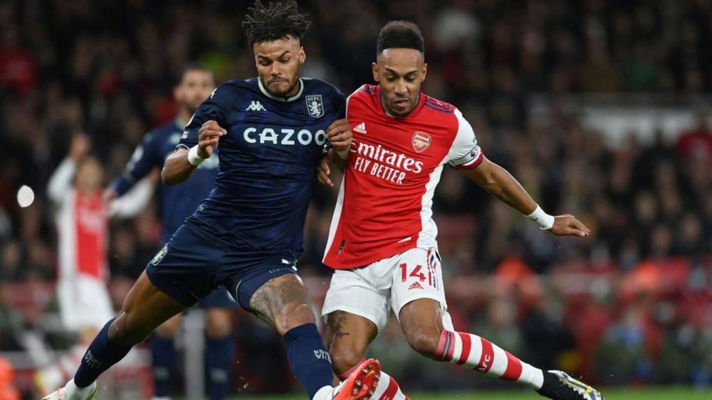 Arsenal's Pierre Emerick Aubameyang and Aston Villa's Tyrone Mings