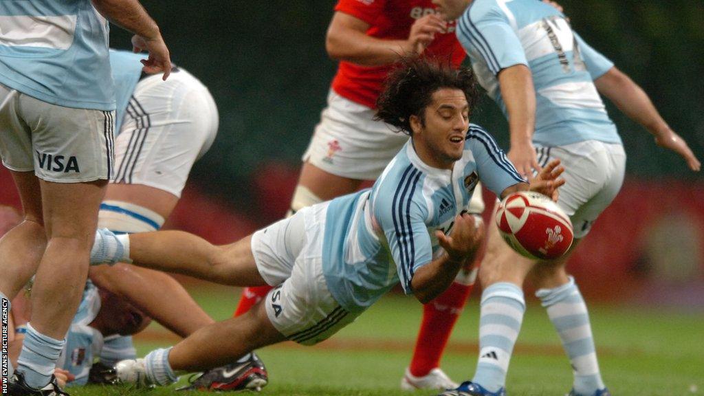 Argentina's Agustin Pichot in action against Wales in the 2007 Invesco Perpetual Summer Series