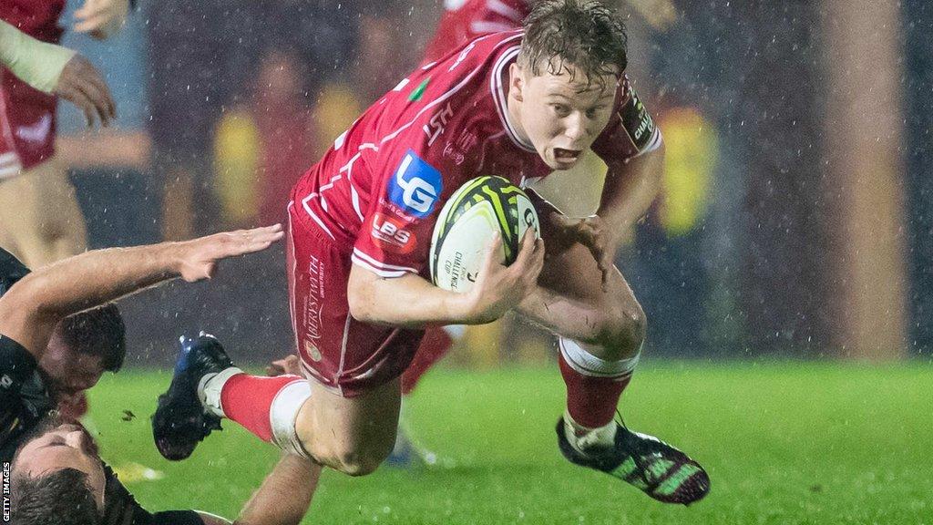 Scarlets' Sam Costelow