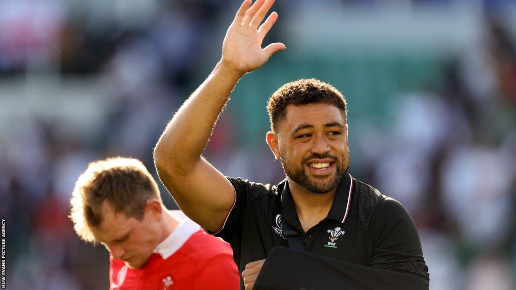 Taulupe Faletau waves to Wales' fans as he says farewell to this year's World Cup