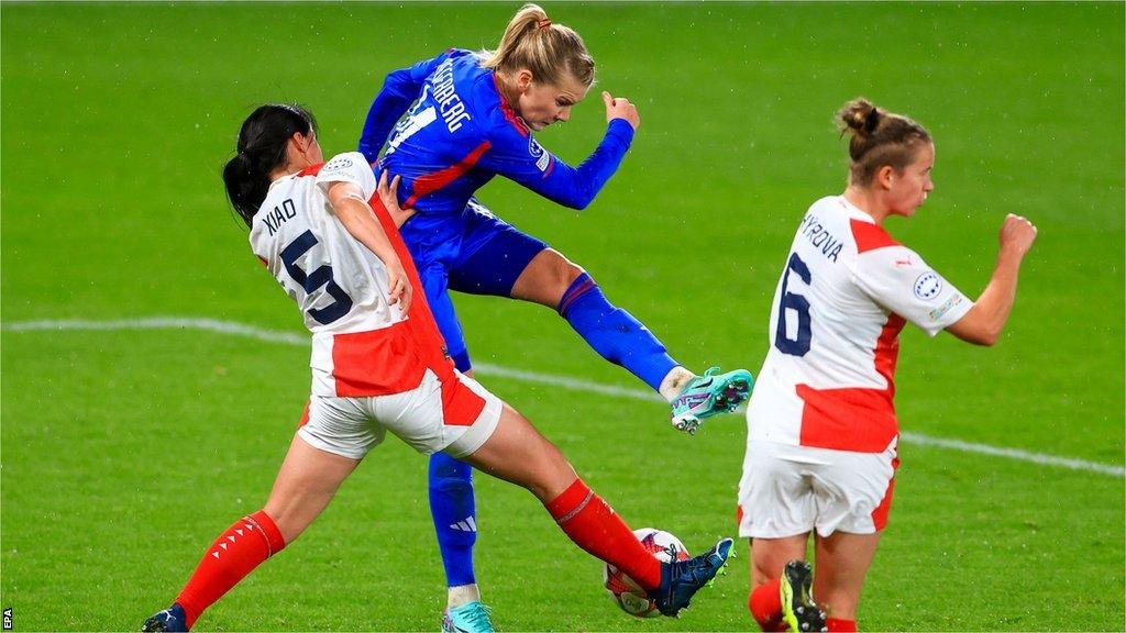 An Ada Hegerberg strike is blocked