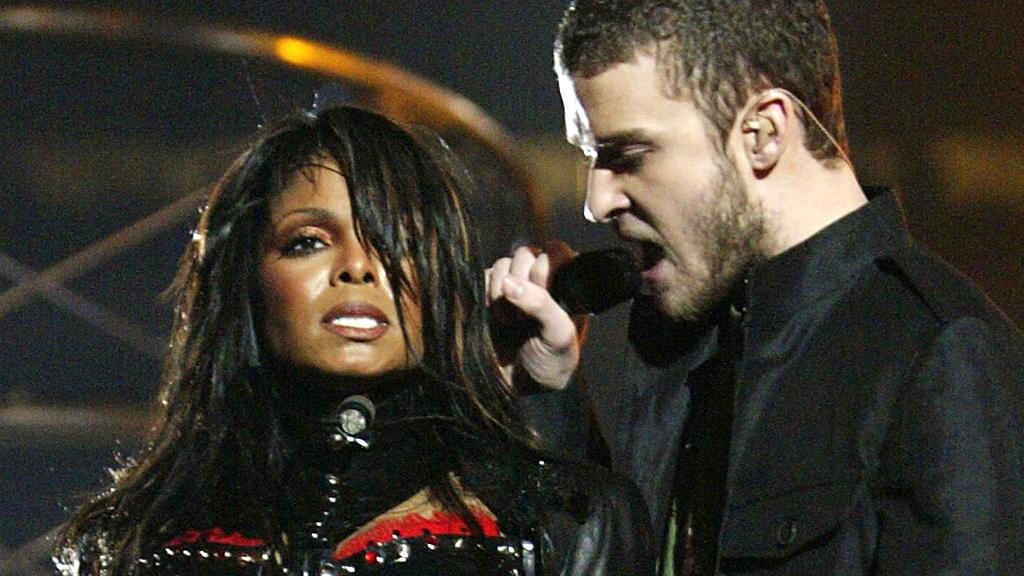 Justin Timberlake and Janet Jackson at the 2004 Super Bowl