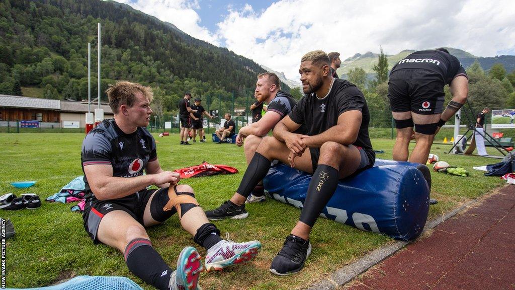 Taulupe Faletau (centre) arrived late for the World Cup warm-up training camp in Switzerland