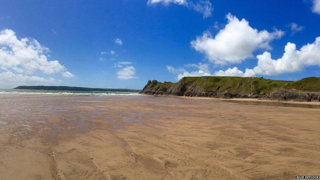 Wyddoch chi fod Bae'r Tri Chlogwyn yng Ngŵyr wedi ymddangos mewn fideo o un o ganeuon y band enwog, Red Hot Chilli Peppers: // Three Cliff Bay is one of the most photographed areas of Gower and appears in a music video for The Red Hot Chilli Peppers