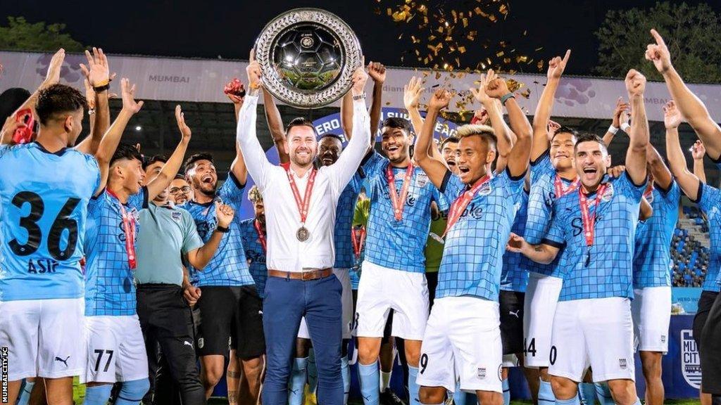 Ex-Oxford United coach Des Buckingham has led Mumbai City FC to their second league title after stints coaching in England and Oceania.