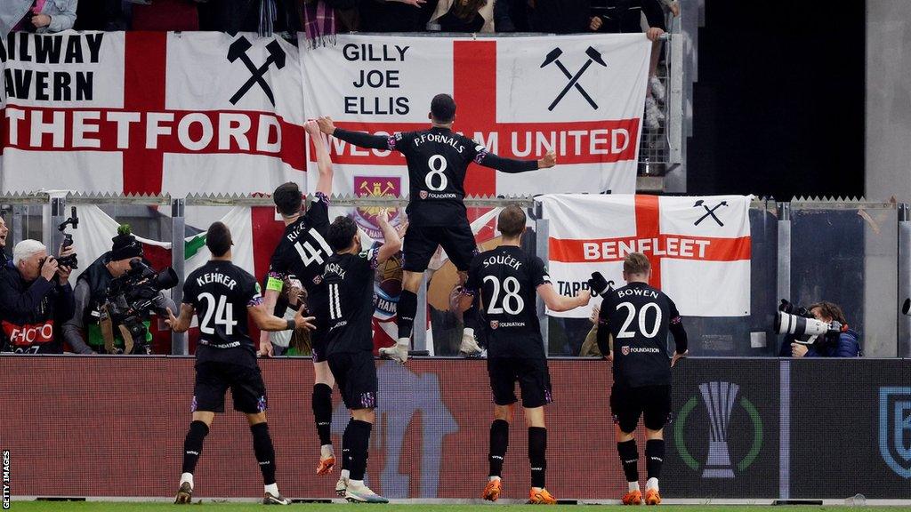 West Ham players celebrate