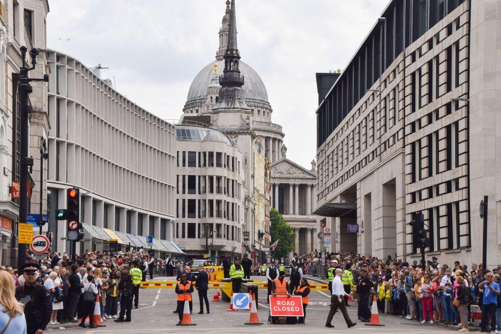 Crowded streets on route to St Paul's Cathedral.