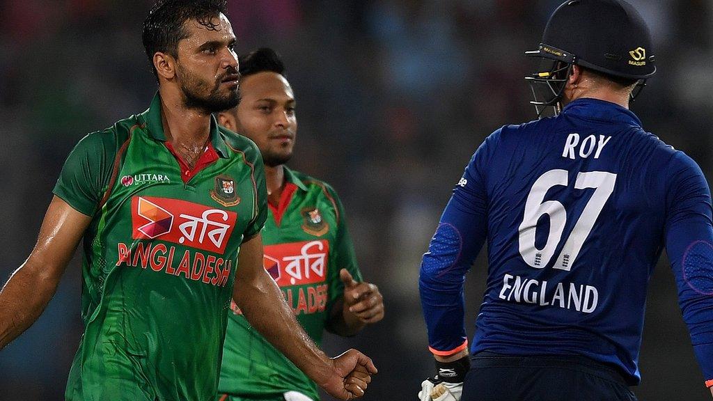 Bangladesh celebrate dismissing Jason Roy