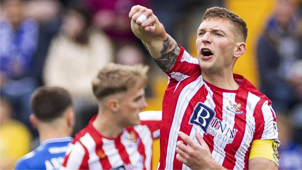 Scottish Premiership Motherwell's Van Veen scores for ninth game in