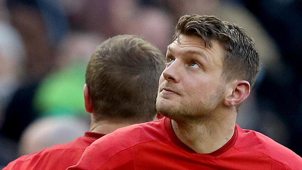 Dan Biggar looks to the skies