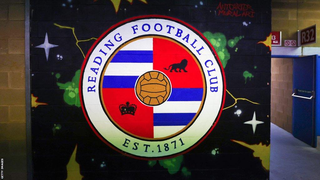 Reading FC badge