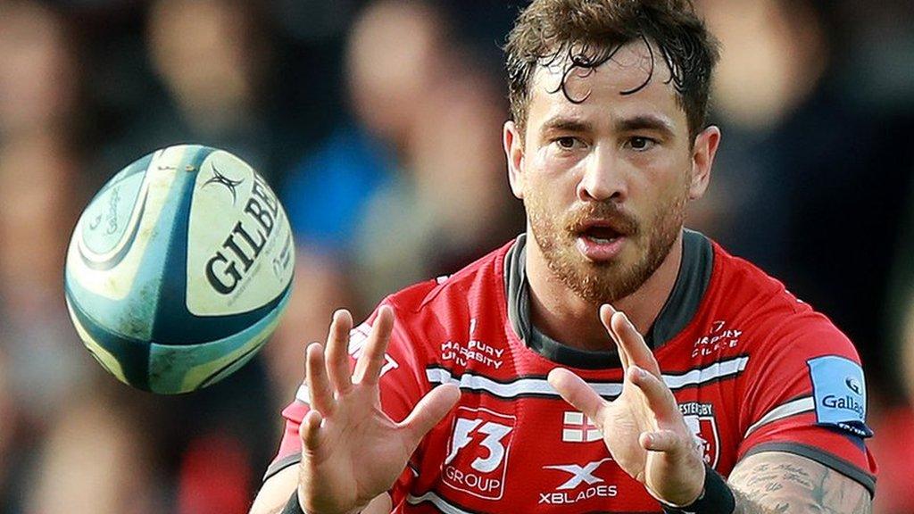 Danny Cipriani catches the ball for Gloucester