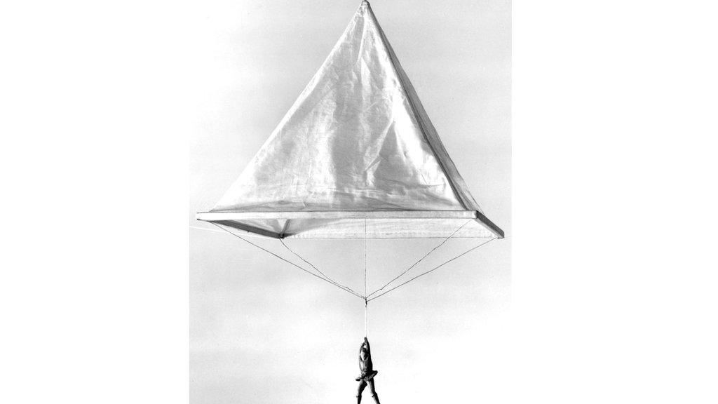 a-picture-depiction-of-da-Vincis-parachute.